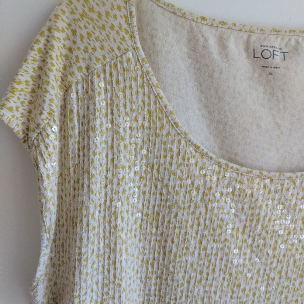 [Ann Taylor Loft] Chartreuse Patterned Sequin Top - Picture 2 of 6